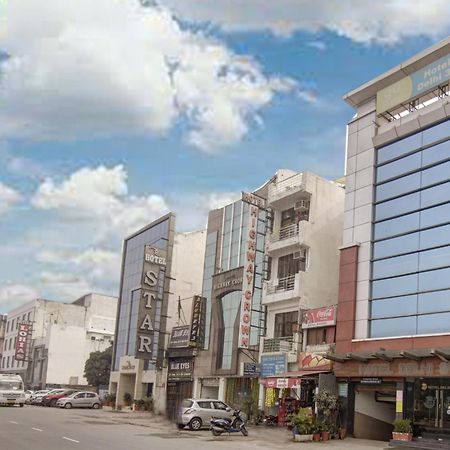Hotel Delhi 37 By Star Group Near Delhi Airport 뉴델리 외부 사진