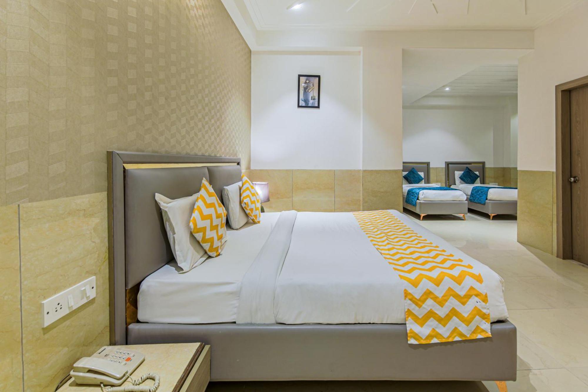 Hotel Delhi 37 By Star Group Near Delhi Airport 뉴델리 외부 사진