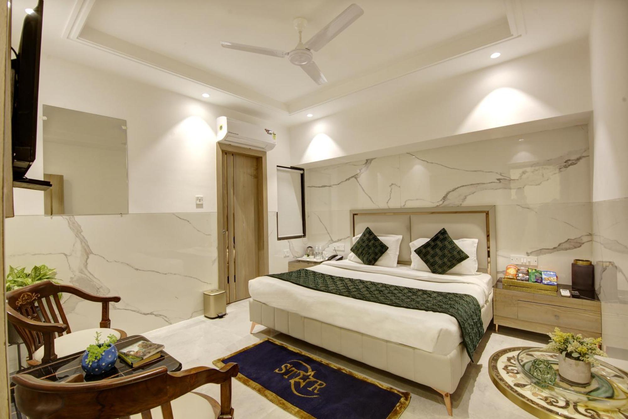 Hotel Delhi 37 By Star Group Near Delhi Airport 뉴델리 외부 사진