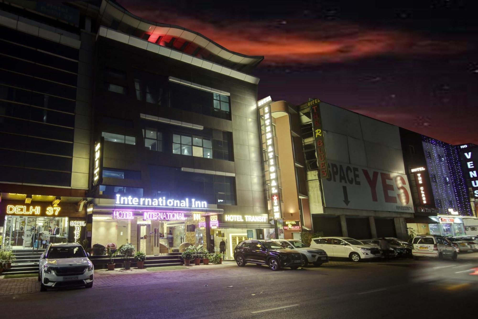 Hotel Delhi 37 By Star Group Near Delhi Airport 뉴델리 외부 사진